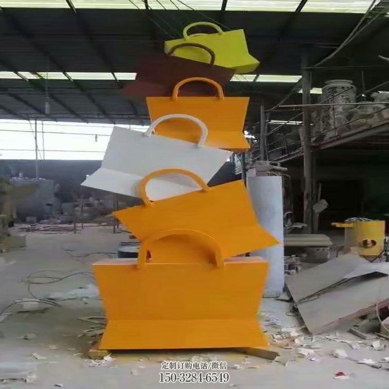 忻州烤漆挎包雕塑制造商，室外软装，景观挎包雕塑制作