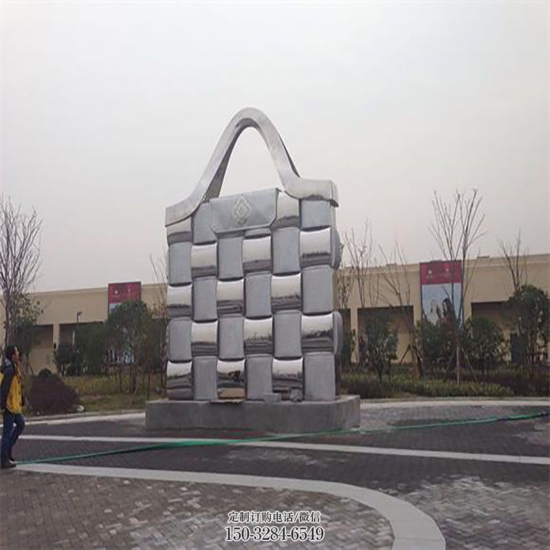 万柏林景观背包雕塑优选，陆地摆件，园林不锈钢背包雕塑供应